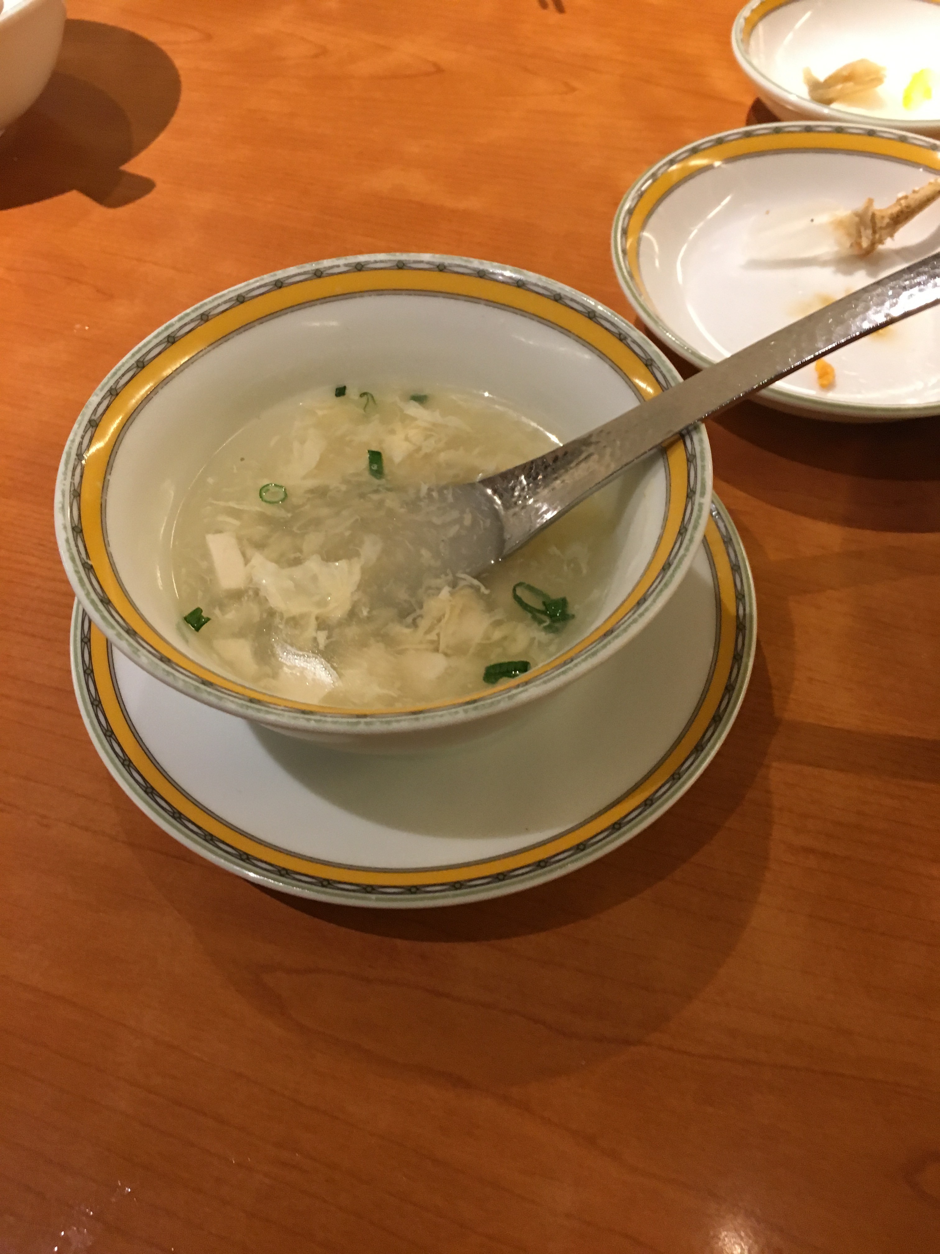 お昼は中華料理。